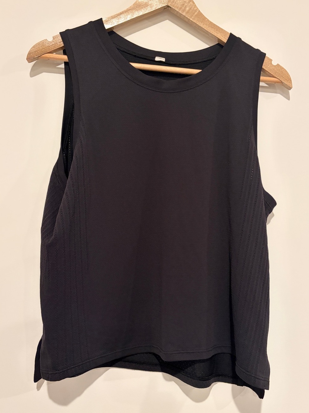 Lululemon Size 10 Black Sculpt Tank Top High Neck Side Slit Mesh Back Athletic